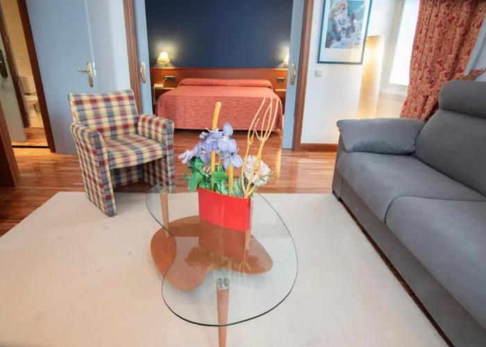Hotel Mondragon