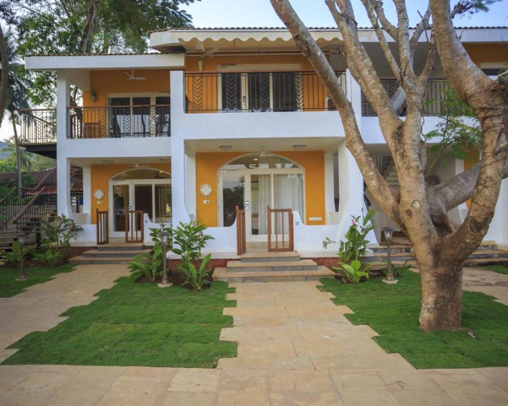 Acron Waterfront Resort