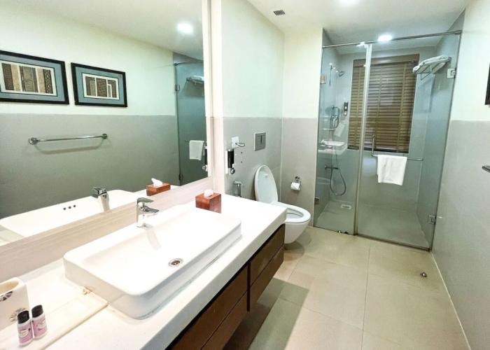 Acron Waterfront Resort