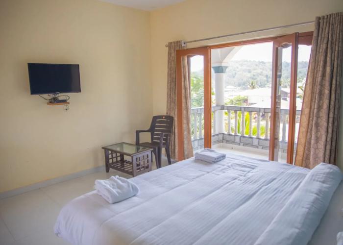 Larios Beach Holidays