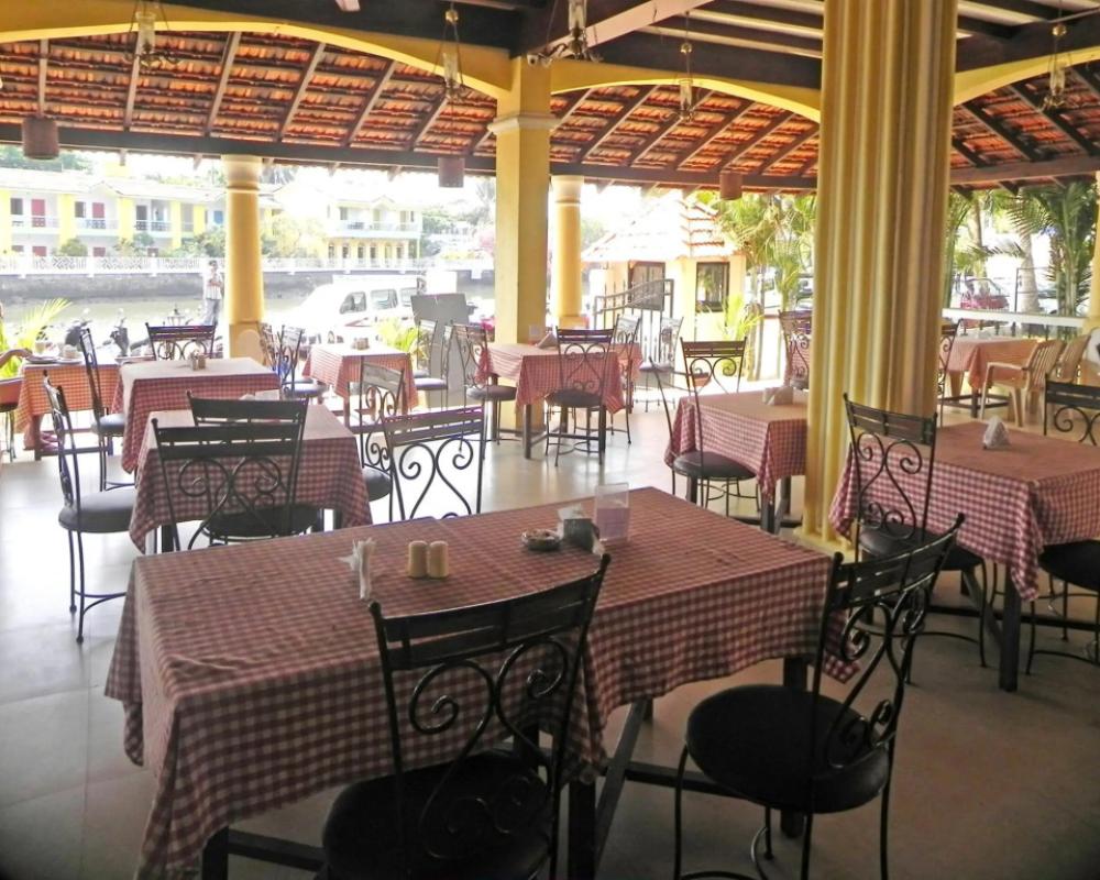 фото Riverside Regency Resort