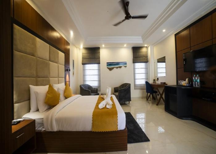HUE GUH The Porto Candolim