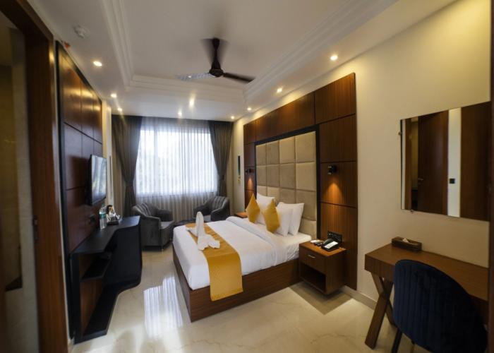 HUE GUH The Porto Candolim