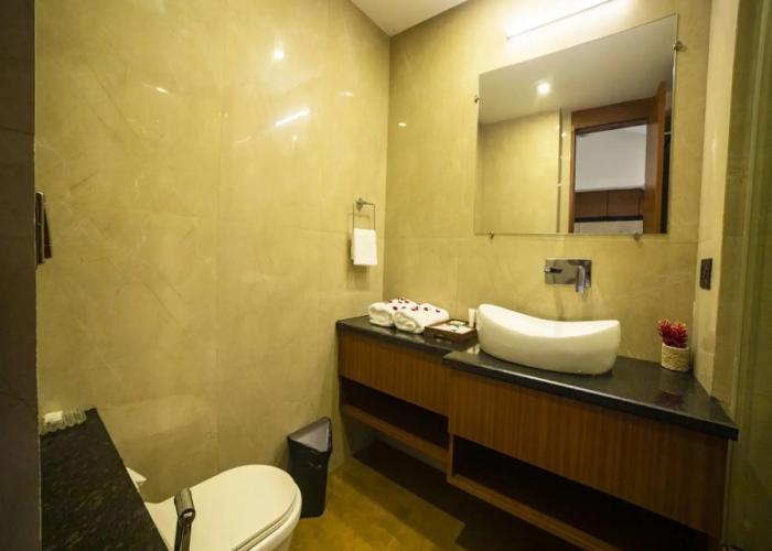 HUE GUH The Porto Candolim