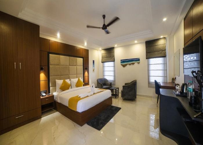 HUE GUH The Porto Candolim