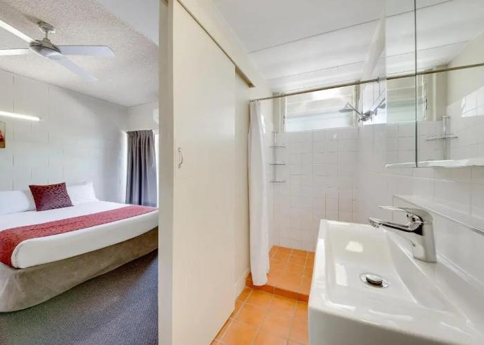 Camelot Motel