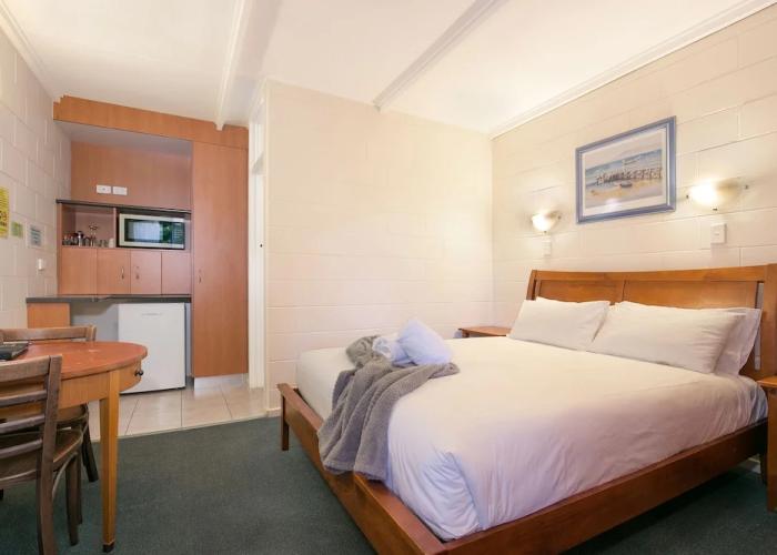 South Gladstone Motel