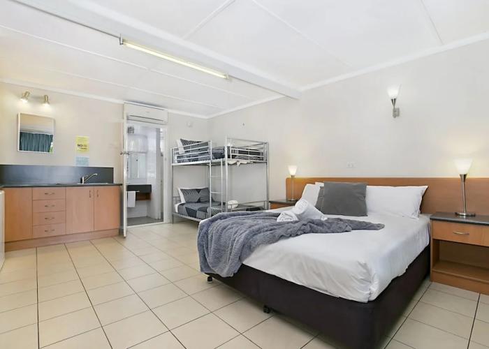 South Gladstone Motel
