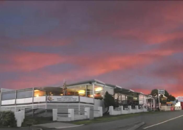 Bridport Bay Inn