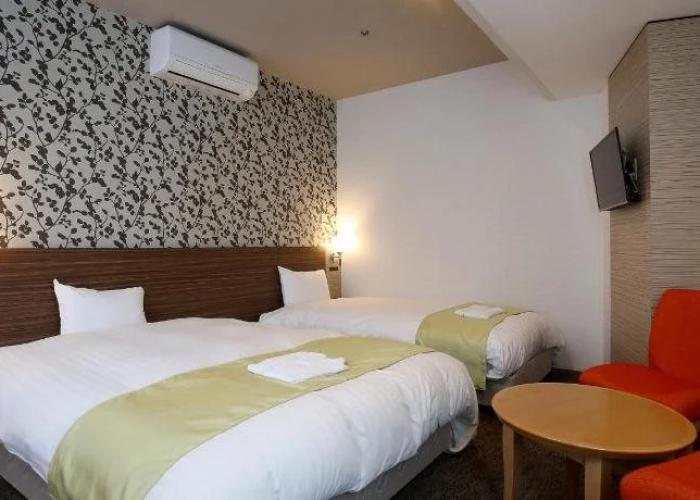 Hotel Crystal Plaza