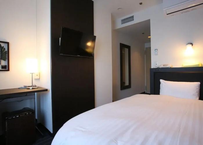 Hotel Crystal Plaza