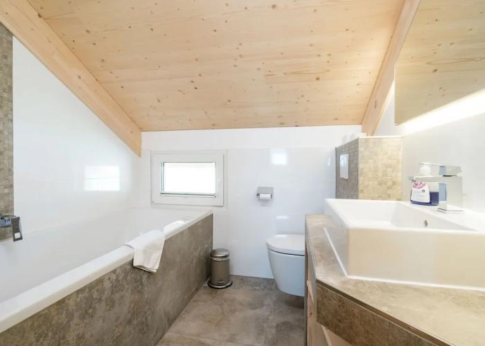 Premium Chalet With Whirlpool