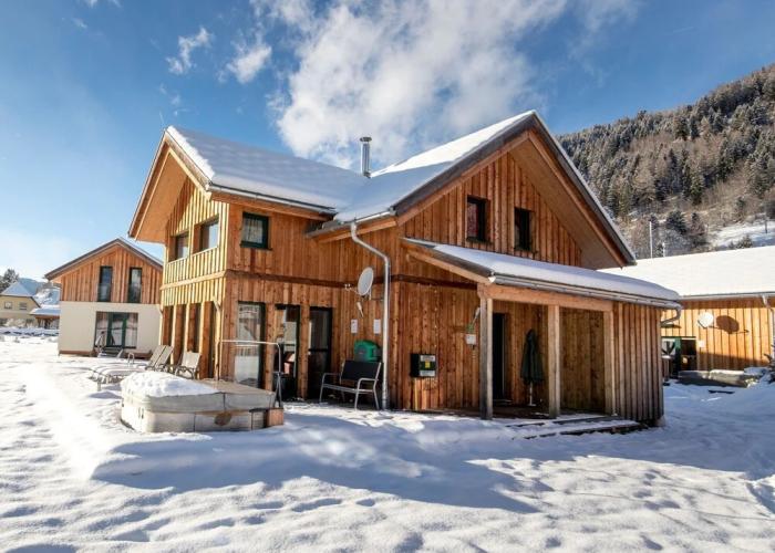 Luxurious Chalet in Murau with Outside Hot Tub