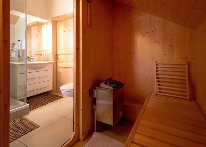 Luxurious Chalet in Murau with Outside Hot Tub