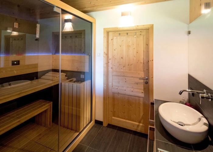 Luxurious Chalet in Murau with Outside Hot Tub