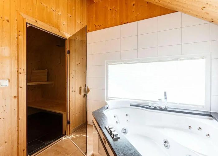 Luxurious Chalet in Murau with Outside Hot Tub