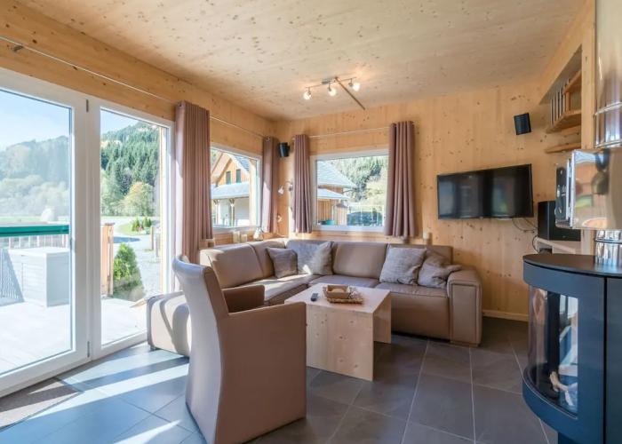 Superior Chalet With Whirlpool