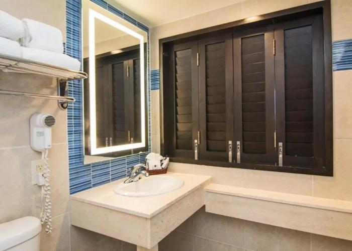 Windward Passage Hotel