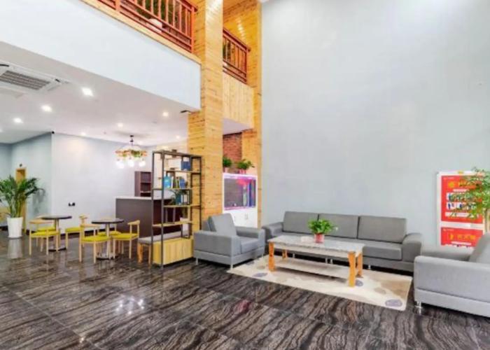 Langyue Fashion Hotel (Chizhou RT-Mart)