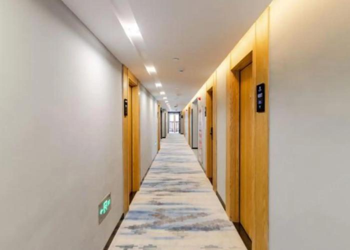Langyue Fashion Hotel (Chizhou RT-Mart)