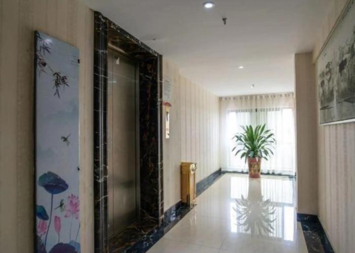 Qinyuan Holiday Hotel