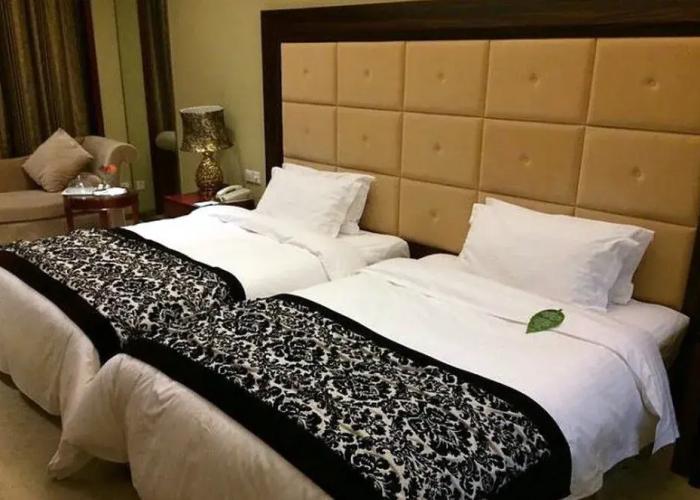 Lake View Garden Hotel