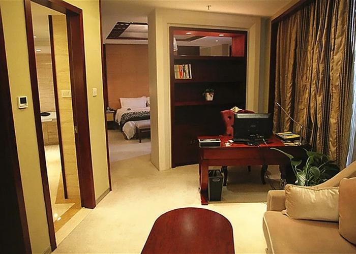 Lake View Garden Hotel