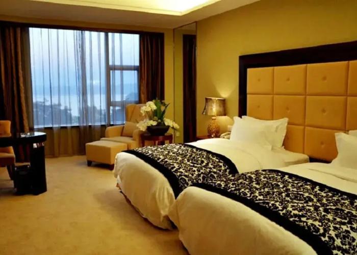 Lake View Garden Hotel