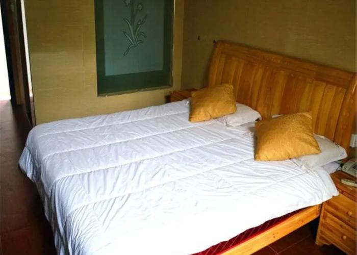 Yinruilin Express Hotel