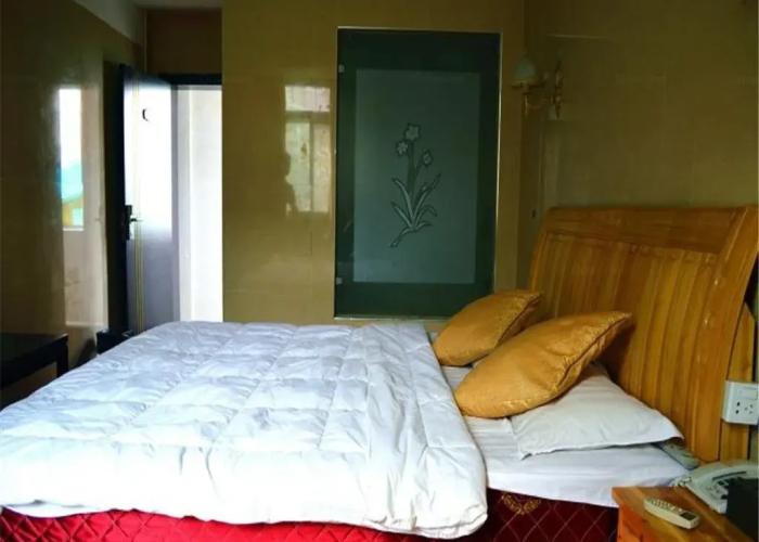Yinruilin Express Hotel