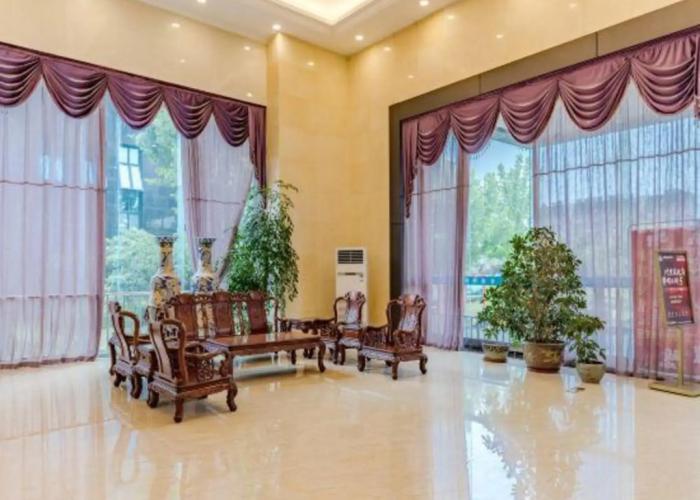 S.devons International Hotel