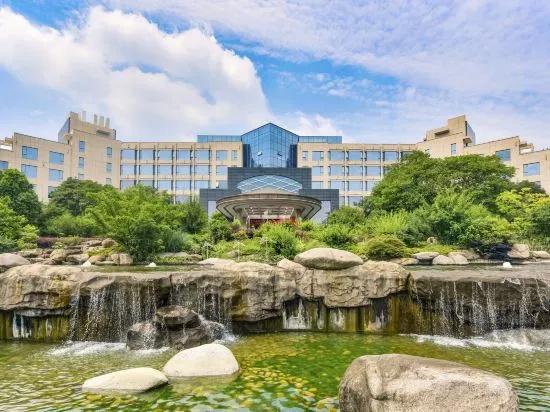 Sunstone Plaza Hotel