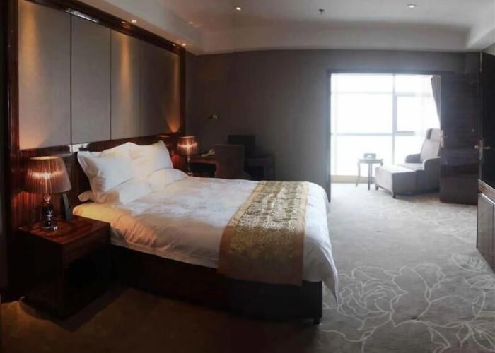 GreenTree Huainan Tianjiaan Square Guangchang road Hotel
