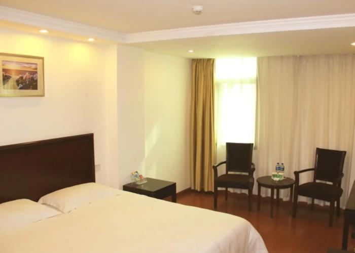 Green Inn Huainan Tianjiaan District Wanda Plaza Express Hotel