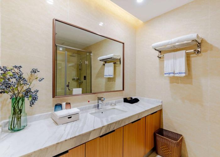 Howard Johnson Lakeview Hotel Huaibei