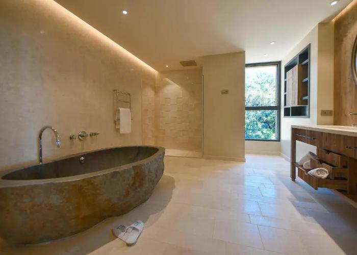 Les Regalia Hotel & SPA