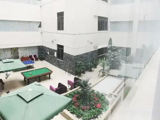 Vienna International Hotel (Hezhou High-speed Railway Station)