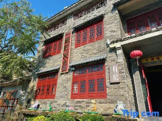 Yijia Denghuo Lakeside Boutique Hotel