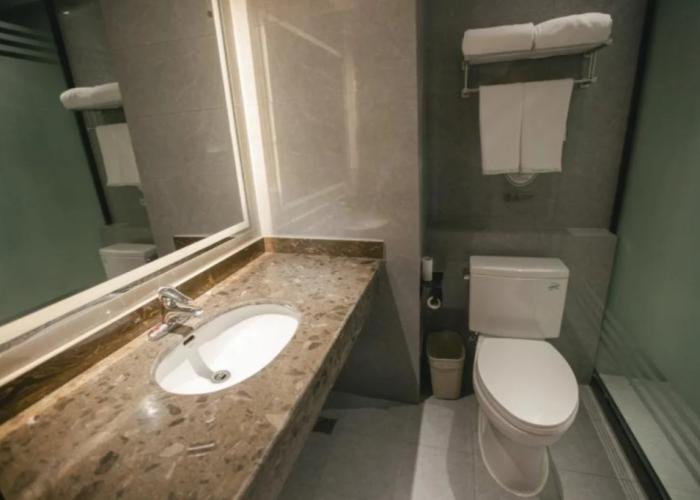 GreenTree Inn Jiuquan Century Plaza Hotel