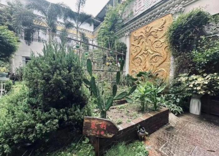 Jieyang Victoria Holiday Business Hotel