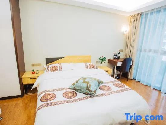 Yuehui International Apartment