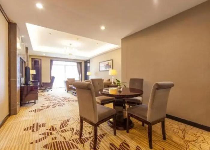 Country Garden Phoenix Hotel - Yunfu