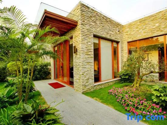 Yunfu Xinxing Longshan Hot Spring Hotel