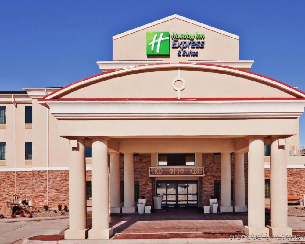 Holiday Inn Express & Suites Clovis