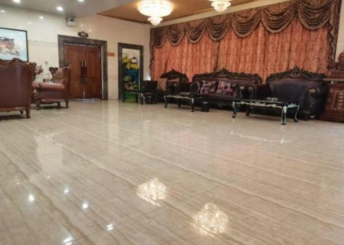 Hot Spring Holiday Hotel