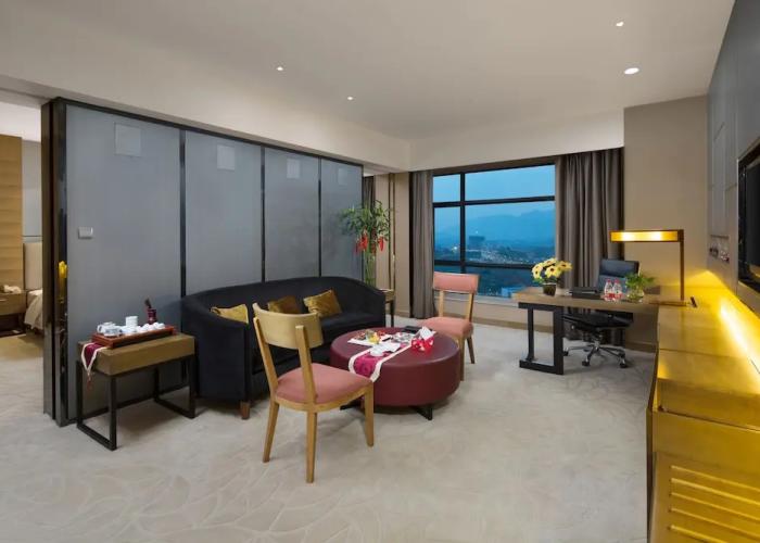 Shaoyang Huatian Hotel
