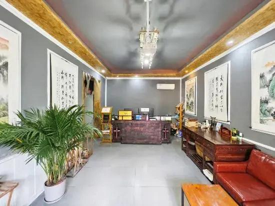 Qiuye Shanju Hostel