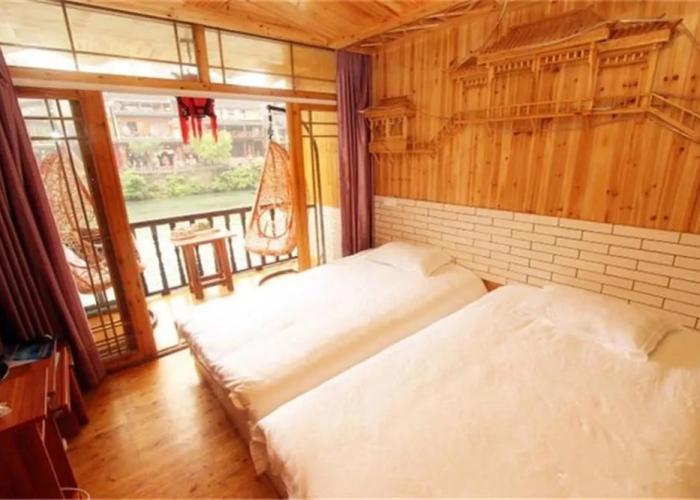 Xiongdi Renjia Diaojiaolou Inn