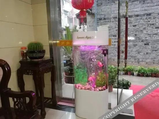 Tuojiang Yinxiang River-view Inn
