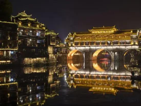 Qingjufengzhu Riverview Guesthouse